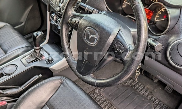 Comprar Usado Mazda BT-50 Azul Carro em Maputo em Maputo Comprar Usado Mazda BT-50 Azul Carro em Maputo em Maputo