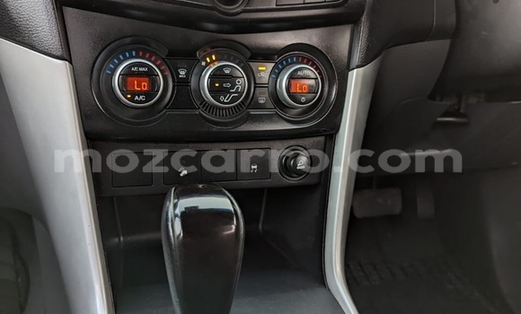 Comprar Usado Mazda BT-50 Azul Carro em Maputo em Maputo Comprar Usado Mazda BT-50 Azul Carro em Maputo em Maputo