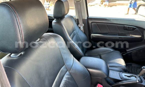 Nunua Ilio tumika Toyota Hilux Fedha Gari ndani ya Maputo nchini Maputo Nunua Ilio tumika Toyota Hilux Fedha Gari ndani ya Maputo nchini Maputo