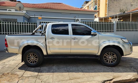 Comprar Usado Toyota Hilux Prata Carro em Maputo em Maputo Comprar Usado Toyota Hilux Prata Carro em Maputo em Maputo