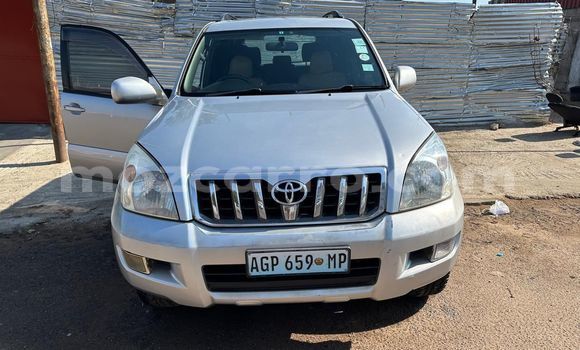 Tenga Tsaru Toyota Land Cruiser Prado Zvimwe Mota in Maputo in Maputo