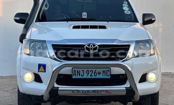 Tenga Itsva Toyota Hilux Chena Mota in Maputo in Maputo