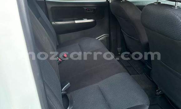 Buy Used Toyota Hilux White Car in Maputo in Maputo Buy Used Toyota Hilux White Car in Maputo in Maputo