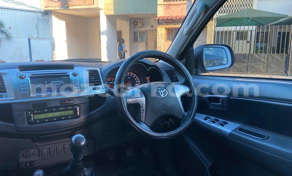 Nunua Ilio tumika Toyota Hilux Fedha Gari ndani ya Maputo nchini Maputo Nunua Ilio tumika Toyota Hilux Fedha Gari ndani ya Maputo nchini Maputo
