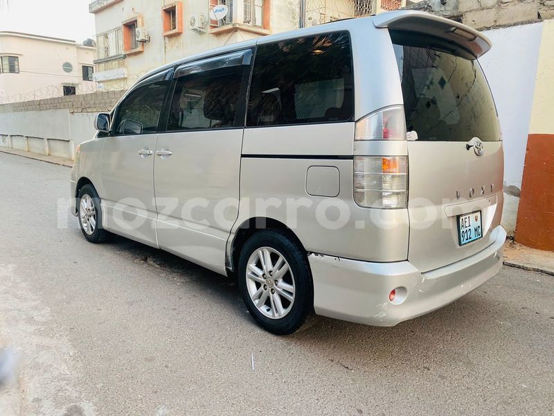 Big with watermark toyota voxy maputo maputo 26656