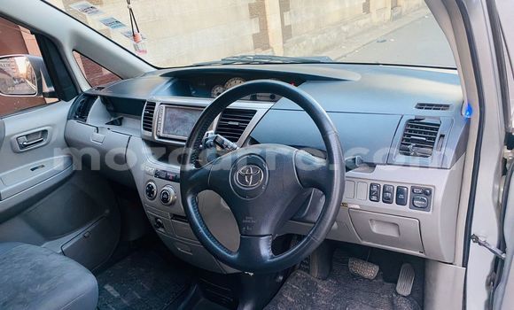 Comprar Usado Toyota Voxy De outros Carro em Maputo em Maputo Comprar Usado Toyota Voxy De outros Carro em Maputo em Maputo