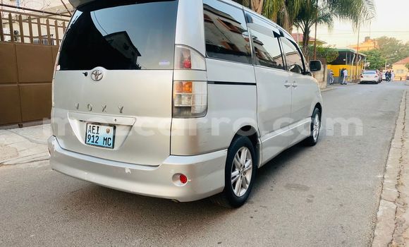 Comprar Usado Toyota Voxy De outros Carro em Maputo em Maputo Comprar Usado Toyota Voxy De outros Carro em Maputo em Maputo