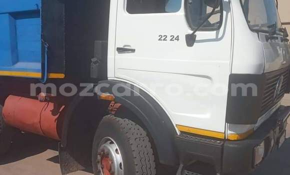 Nunua Ilio tumika Mercedes‒Benz 200 Nyingine Gari ndani ya Maputo nchini Maputo Nunua Ilio tumika Mercedes‒Benz 200 Nyingine Gari ndani ya Maputo nchini Maputo