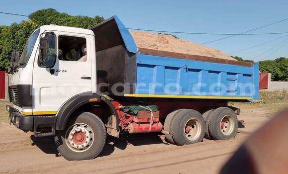 Nunua Ilio tumika Mercedes‒Benz 200 Nyingine Gari ndani ya Maputo nchini Maputo Nunua Ilio tumika Mercedes‒Benz 200 Nyingine Gari ndani ya Maputo nchini Maputo