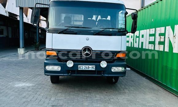 Comprar Usado Mercedes‒Benz 1520 Branco Caminhão em Maputo em Maputo