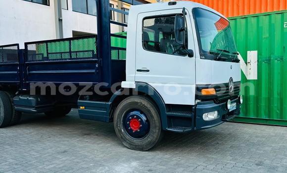 Tenga Tsaru Mercedes‒Benz 1520 Chena Rori in Maputo in Maputo Tenga Tsaru Mercedes‒Benz 1520 Chena Rori in Maputo in Maputo