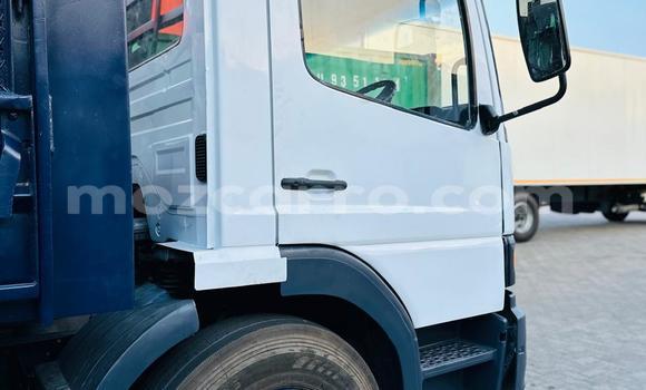 Tenga Tsaru Mercedes‒Benz 1520 Chena Rori in Maputo in Maputo Tenga Tsaru Mercedes‒Benz 1520 Chena Rori in Maputo in Maputo