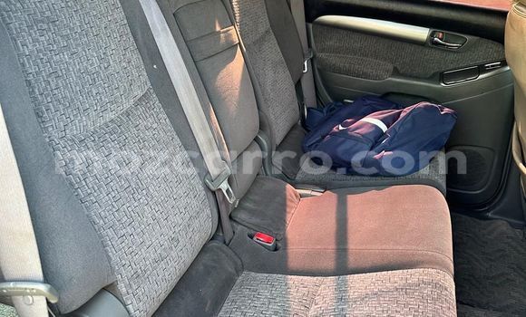 Nunua Ilio tumika Toyota Land Cruiser Prado Fedha Gari ndani ya Maputo nchini Maputo Nunua Ilio tumika Toyota Land Cruiser Prado Fedha Gari ndani ya Maputo nchini Maputo