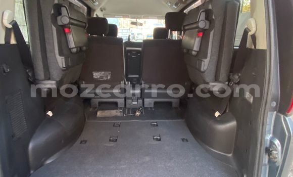 Comprar Usado Nissan Serena Prata Carro em Maputo em Maputo Comprar Usado Nissan Serena Prata Carro em Maputo em Maputo