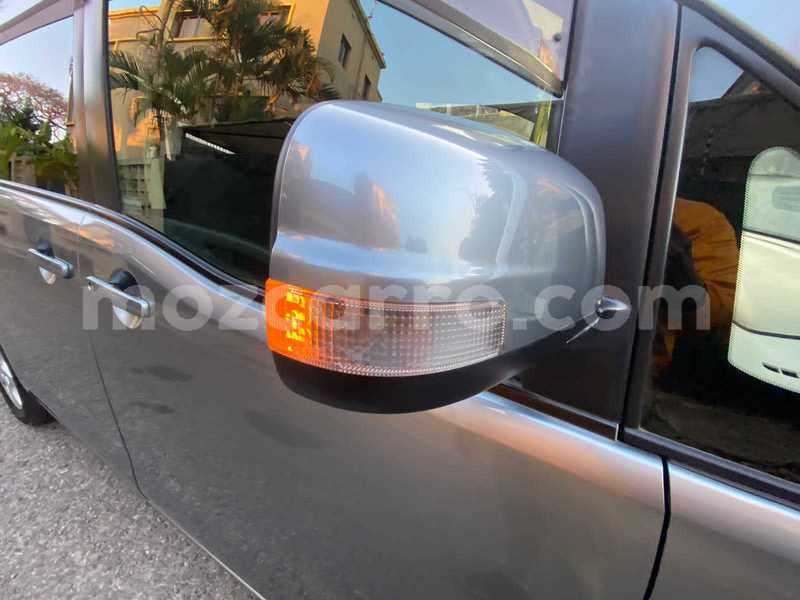 Big with watermark nissan serena maputo maputo 26682