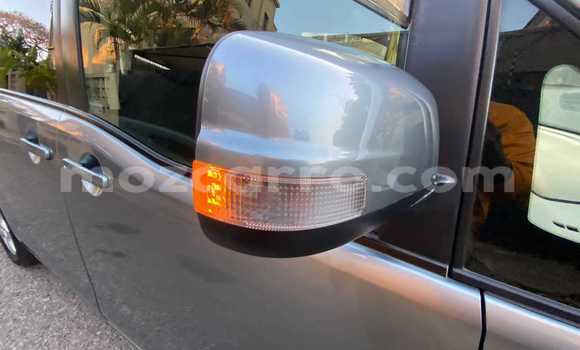 Comprar Usado Nissan Serena Prata Carro em Maputo em Maputo Comprar Usado Nissan Serena Prata Carro em Maputo em Maputo