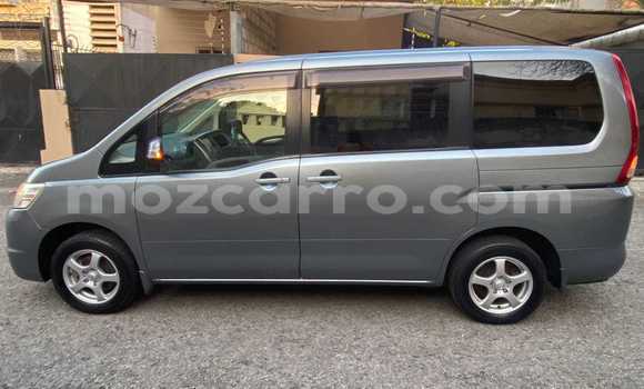 Comprar Usado Nissan Serena Prata Carro em Maputo em Maputo Comprar Usado Nissan Serena Prata Carro em Maputo em Maputo