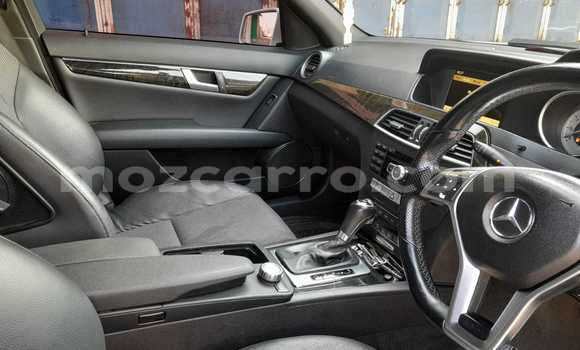 Tenga Tsaru Mercedes-Benz C-Classe Chena Mota in Maputo in Maputo Tenga Tsaru Mercedes-Benz C-Classe Chena Mota in Maputo in Maputo