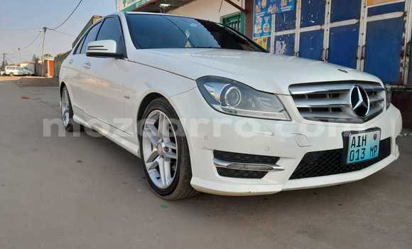 Tenga Tsaru Mercedes-Benz C-Classe Chena Mota in Maputo in Maputo Tenga Tsaru Mercedes-Benz C-Classe Chena Mota in Maputo in Maputo