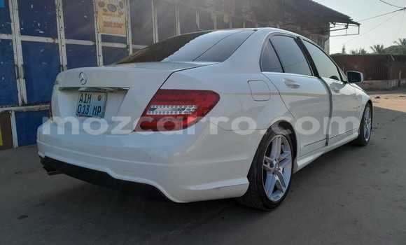 Tenga Tsaru Mercedes-Benz C-Classe Chena Mota in Maputo in Maputo Tenga Tsaru Mercedes-Benz C-Classe Chena Mota in Maputo in Maputo