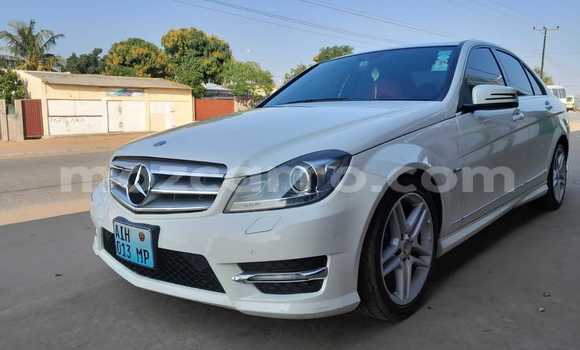 Tenga Tsaru Mercedes-Benz C-Classe Chena Mota in Maputo in Maputo Tenga Tsaru Mercedes-Benz C-Classe Chena Mota in Maputo in Maputo