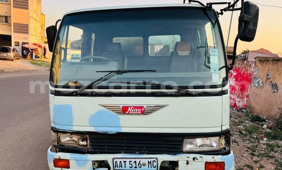 Comprar Usado Hino Ranger Azul Caminhão em Maputo em Maputo