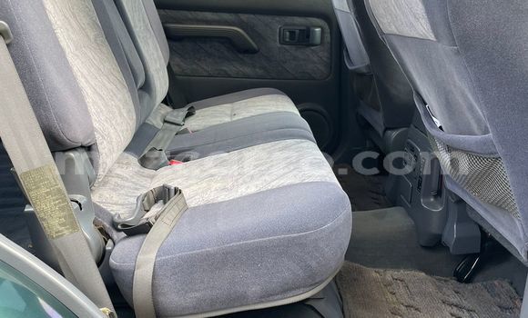 Nunua Ilio tumika Toyota Land Cruiser Prado Kijani Gari ndani ya Maputo nchini Maputo Nunua Ilio tumika Toyota Land Cruiser Prado Kijani Gari ndani ya Maputo nchini Maputo