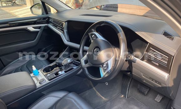 Buy Used Volkswagen Touran Silver Car in Maputo in Maputo Buy Used Volkswagen Touran Silver Car in Maputo in Maputo