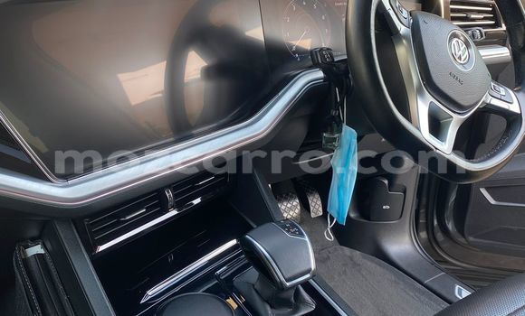 Buy Used Volkswagen Touran Silver Car in Maputo in Maputo Buy Used Volkswagen Touran Silver Car in Maputo in Maputo