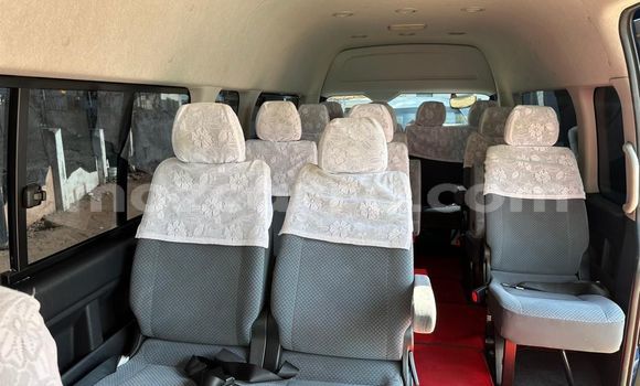 Comprar Usado Toyota Hiace Azul Carro em Maputo em Maputo Comprar Usado Toyota Hiace Azul Carro em Maputo em Maputo