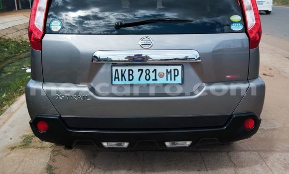 Nunua Ilio tumika Nissan X-Trail Fedha Gari ndani ya Maputo nchini Maputo Nunua Ilio tumika Nissan X-Trail Fedha Gari ndani ya Maputo nchini Maputo