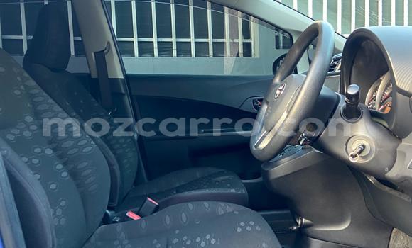 Comprar Usado Toyota Ractis Azul Carro em Maputo em Maputo Comprar Usado Toyota Ractis Azul Carro em Maputo em Maputo