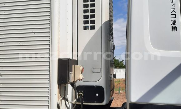 Tenga Tsaru Mercedes-Benz 740Li Chena Mota in Maputo in Maputo Tenga Tsaru Mercedes-Benz 740Li Chena Mota in Maputo in Maputo