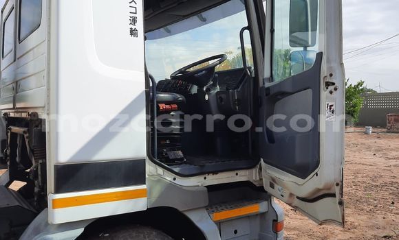 Tenga Tsaru Mercedes-Benz 740Li Chena Mota in Maputo in Maputo Tenga Tsaru Mercedes-Benz 740Li Chena Mota in Maputo in Maputo