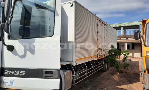 Tenga Tsaru Mercedes-Benz 740Li Chena Mota in Maputo in Maputo Tenga Tsaru Mercedes-Benz 740Li Chena Mota in Maputo in Maputo