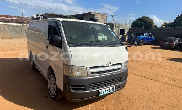 Tenga Tsaru Toyota Hiace Chena Mota in Maputo in Maputo