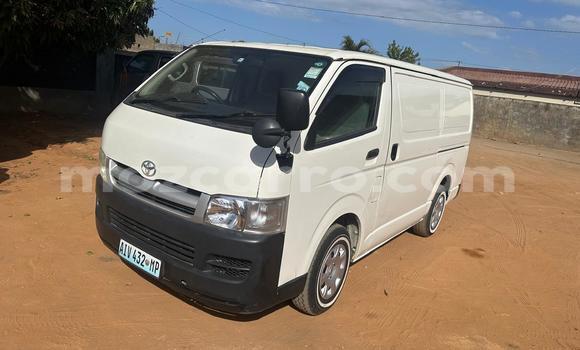 Buy Used Toyota Hiace White Car in Maputo in Maputo Buy Used Toyota Hiace White Car in Maputo in Maputo