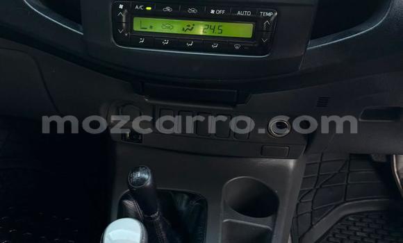 Nunua Ilio tumika Toyota Hilux Nyeupe Gari ndani ya Maputo nchini Maputo Nunua Ilio tumika Toyota Hilux Nyeupe Gari ndani ya Maputo nchini Maputo