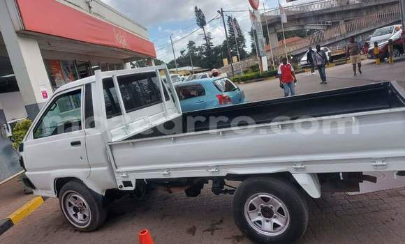 Comprar Usado Toyota 4Runner Branco Carro em Maputo em Maputo Comprar Usado Toyota 4Runner Branco Carro em Maputo em Maputo