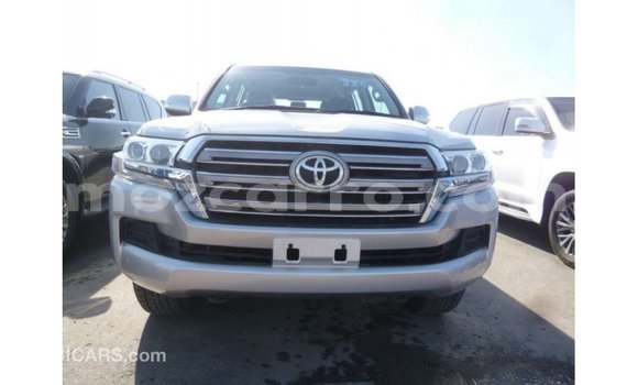 Tenga Imported Toyota Land Cruiser Zvimwe Mota in Import - Dubai in Cabo Delgado Tenga Imported Toyota Land Cruiser Zvimwe Mota in Import - Dubai in Cabo Delgado