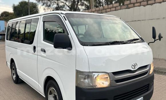 Comprar Usado Toyota Hiace Branco Carro em Maputo em Maputo Comprar Usado Toyota Hiace Branco Carro em Maputo em Maputo