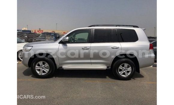 Tenga Imported Toyota Land Cruiser Zvimwe Mota in Import - Dubai in Cabo Delgado Tenga Imported Toyota Land Cruiser Zvimwe Mota in Import - Dubai in Cabo Delgado