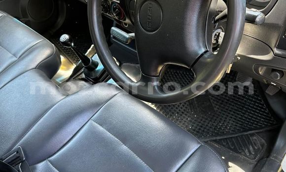 Comprar Usado Isuzu KB Branco Carro em Maputo em Maputo Comprar Usado Isuzu KB Branco Carro em Maputo em Maputo