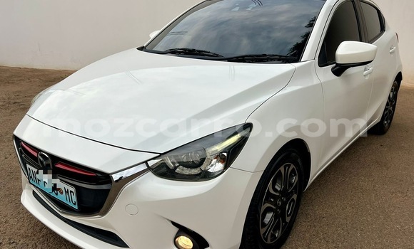 Buy Used Mazda Demio White Car in Maputo in Maputo