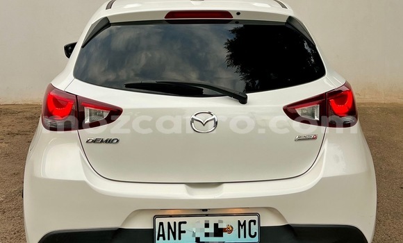 Comprar Usado Mazda Demio Branco Carro em Maputo em Maputo Comprar Usado Mazda Demio Branco Carro em Maputo em Maputo