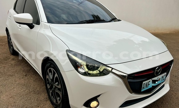 Comprar Usado Mazda Demio Branco Carro em Maputo em Maputo Comprar Usado Mazda Demio Branco Carro em Maputo em Maputo