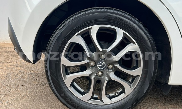 Comprar Usado Mazda Demio Branco Carro em Maputo em Maputo Comprar Usado Mazda Demio Branco Carro em Maputo em Maputo