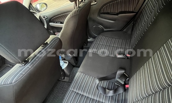 Comprar Usado Mazda Demio Prata Carro em Maputo em Maputo Comprar Usado Mazda Demio Prata Carro em Maputo em Maputo