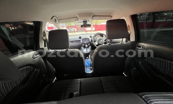Comprar Usado Mazda Demio Prata Carro em Maputo em Maputo Comprar Usado Mazda Demio Prata Carro em Maputo em Maputo