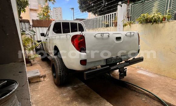 Comprar Usado Mitsubishi L200 Branco Carro em Maputo em Maputo Comprar Usado Mitsubishi L200 Branco Carro em Maputo em Maputo